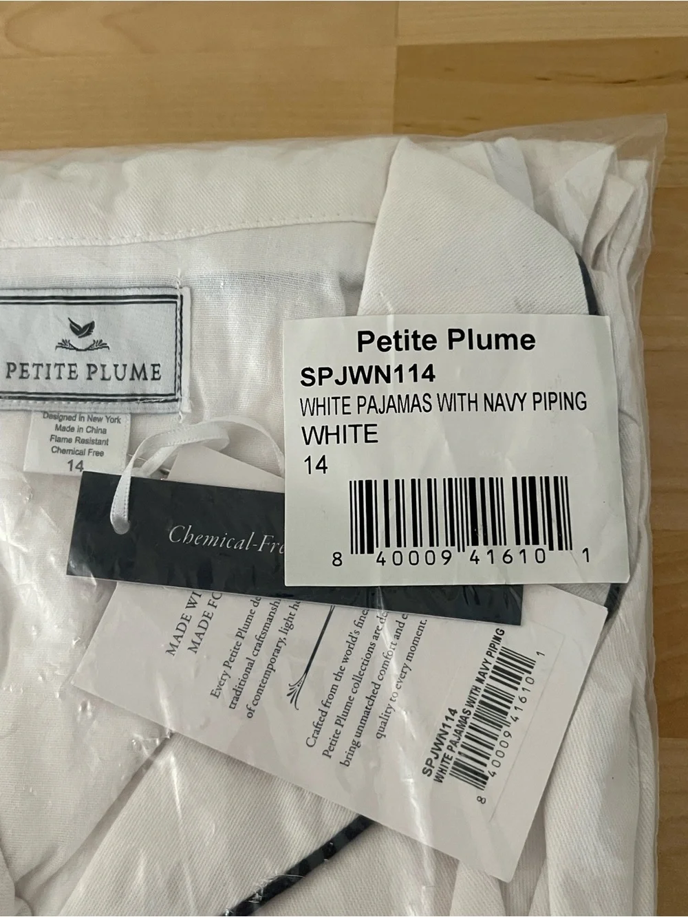 Petite Plume classic white